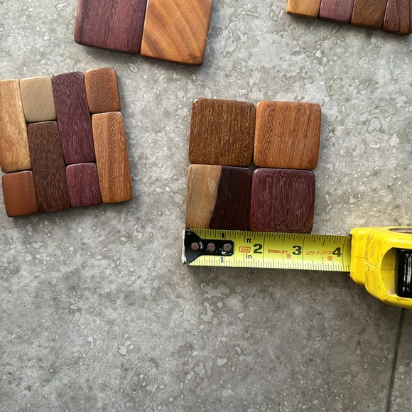 Set of 4 teak coasters. - Picture 3 of 5